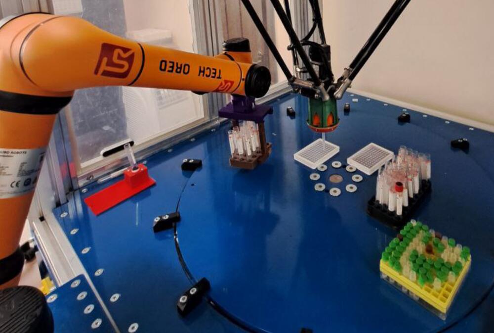 Медицинская роборука