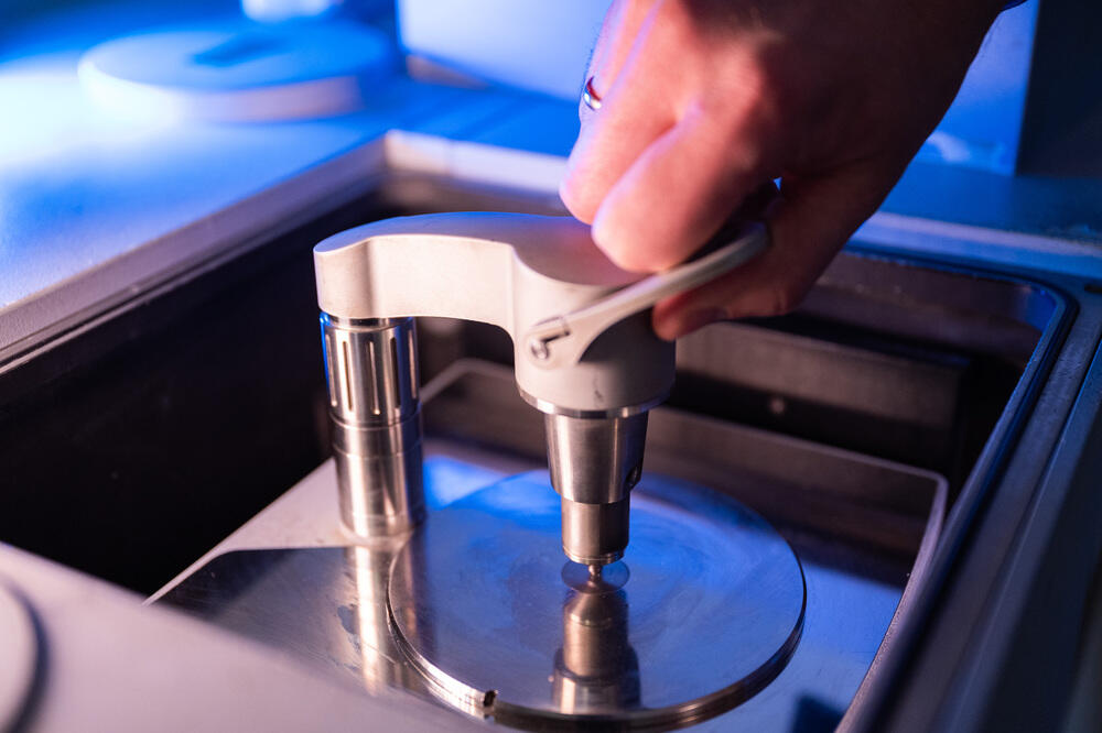 Преобразовать углекислый газ в топливо поможет новый катализатор